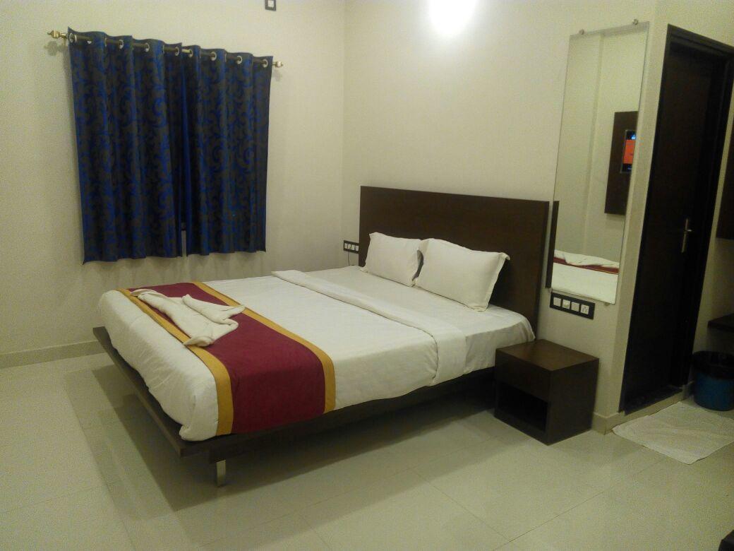 Hotel Grand Kubera Chikmagalūr Buitenkant foto