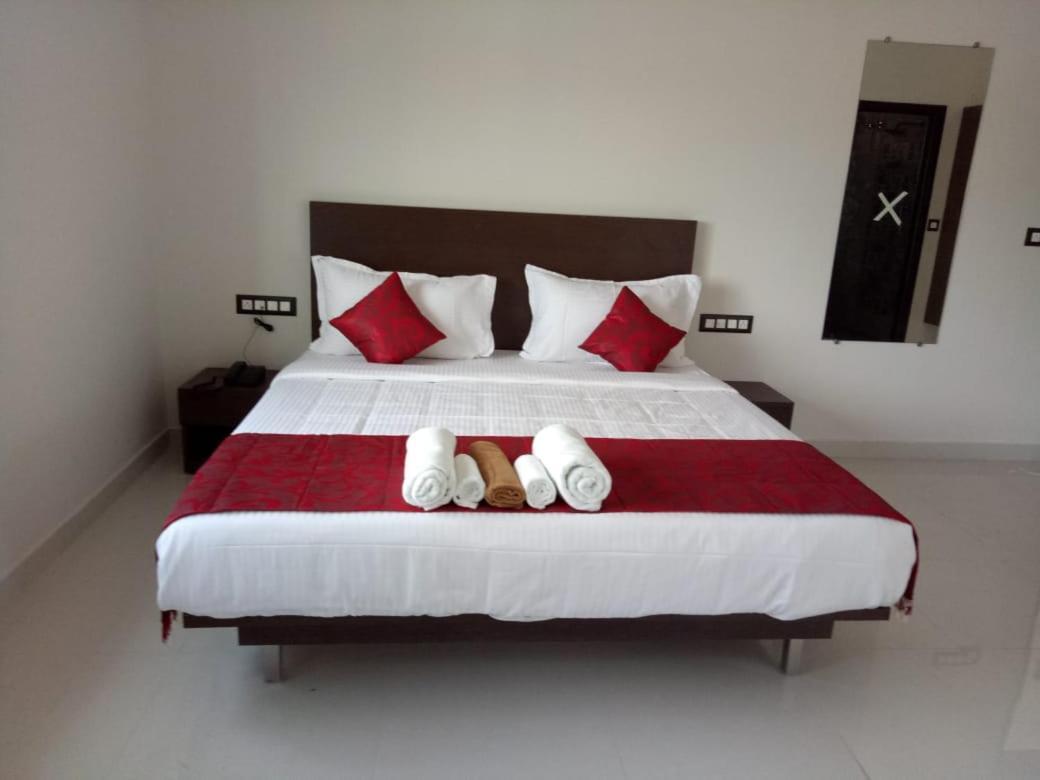 Hotel Grand Kubera Chikmagalūr Buitenkant foto