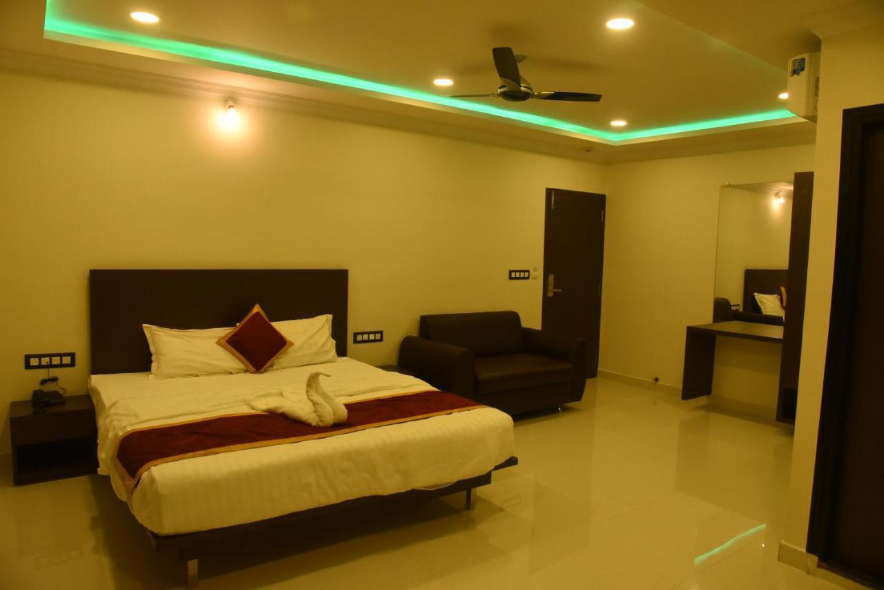 Hotel Grand Kubera Chikmagalūr Buitenkant foto