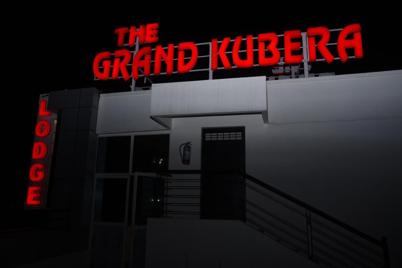 Hotel Grand Kubera Chikmagalūr Buitenkant foto